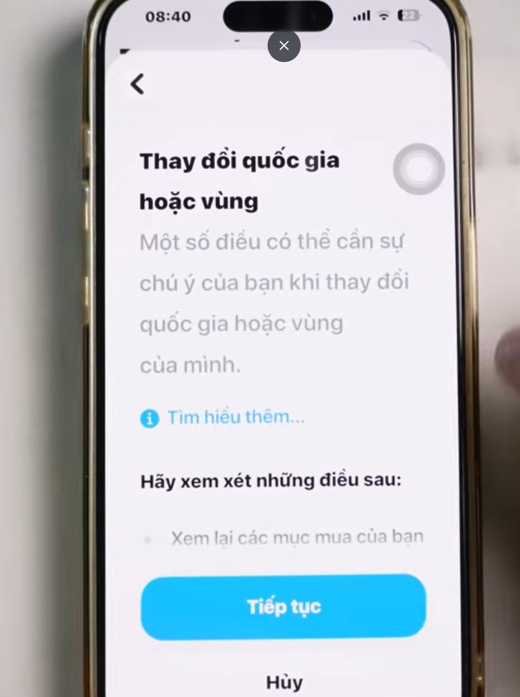 Biểu mẫu thanh toán khi thay đổi vùng App Store, các thông tin cá nhân đã được che.