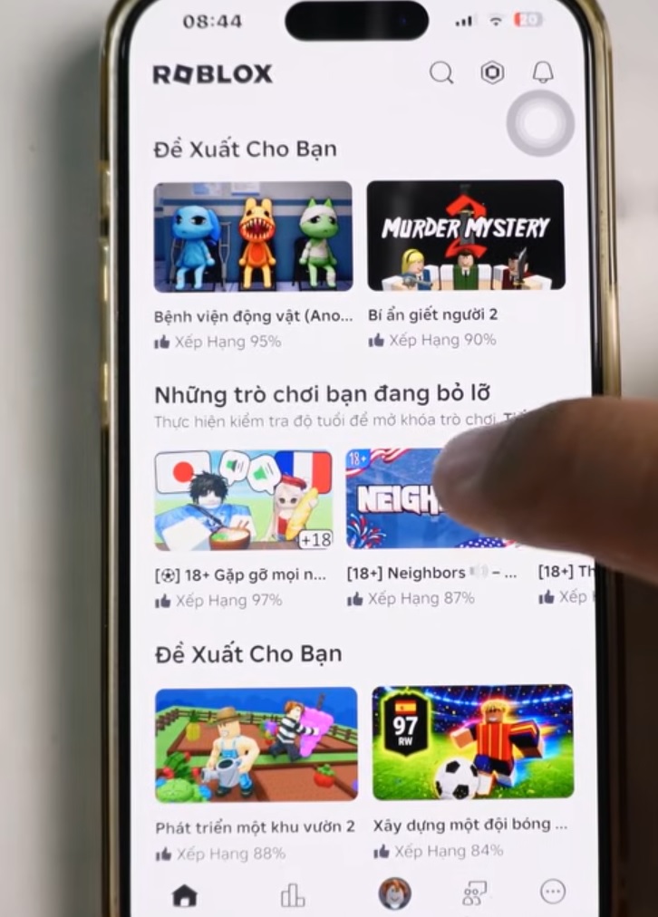 Màn hình Roblox sau khi cài trên iPhone.